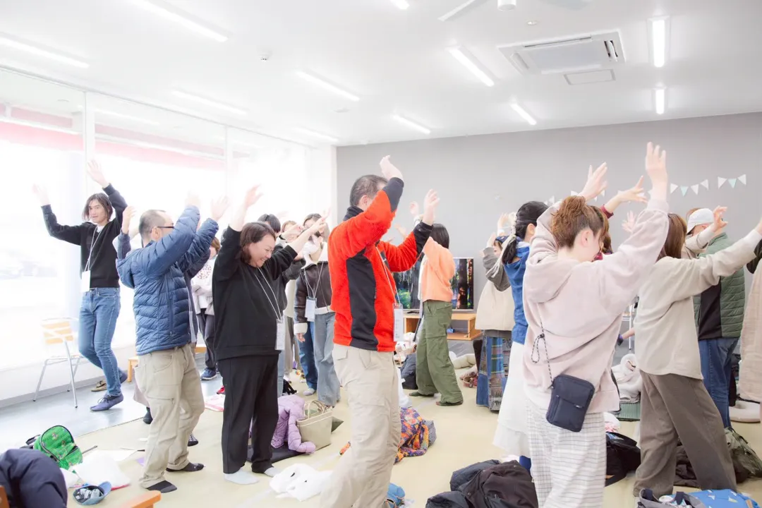 全員で踊るカチャーシー
